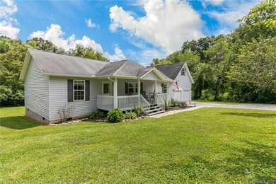 104 Foxioci Cir unit 9B, Candler, NC 28715 - photo 3