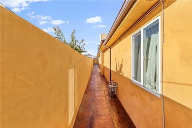 13249 Kagel Canyon St, Los Angeles, CA 91331 - photo 3