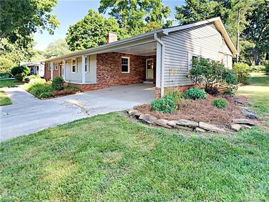 1412 Mount Vernon Ave, Statesville, NC 28677 - photo 2