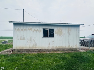 402 N Willow St, Dana, IN 47847 - photo 3