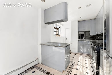 40 Sutton Place unit 10M, New York, NY 10022 - photo 6