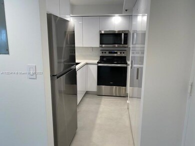 Brickell Key Two Condo unit 1518, Miami, FL 33131 - photo 4