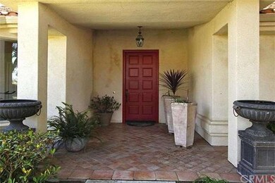 AMENITIES:     FORMAL LIVING ROOM  Ã¢â‚¬Â¢Carpeted