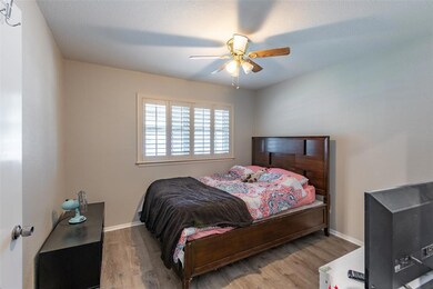 520 Holly Hill Ct, Hurst, TX 76053 - photo 5