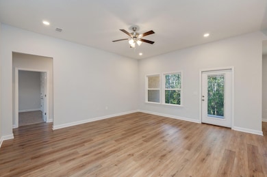 6-web-or-mls-3099 Zach Ave-02