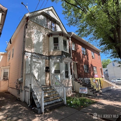 27 Joyce Kilmer Ave, New Brunswick, NJ 08901 - photo 2