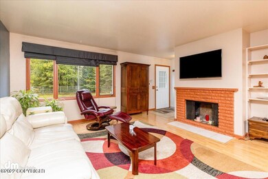 04-Living Room 20220901-DW-3581-Edit-Edi