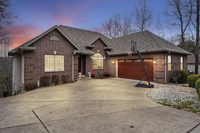 852 Silvercliff Way (2)