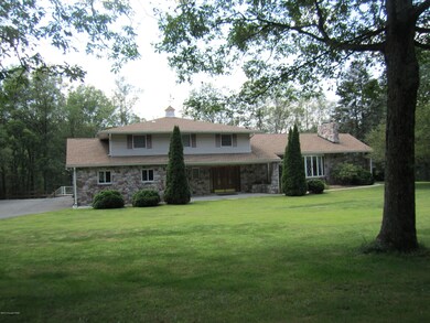 641 Onoko Ln, Jim Thorpe, PA 18229 - photo 2