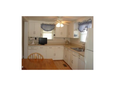 Eat-in Kitchen