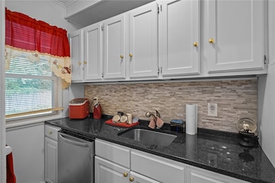 4 Pearl St, Westerly, RI 02891 - photo 6