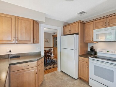 24 Tolman St, Waltham, MA 02453 - photo 6