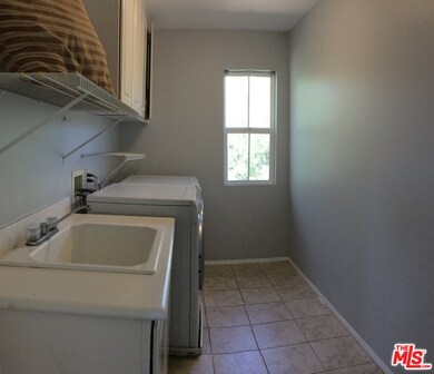 23365 Pike Ln, Valencia, CA 91355 - photo 2