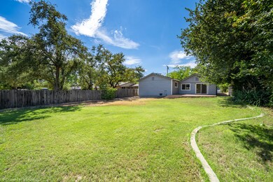 2907 Robert Ct-33
