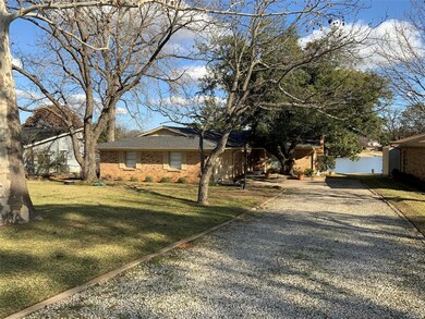 120 Blackfoot Trail, Gainesville, TX 76240 - photo 2