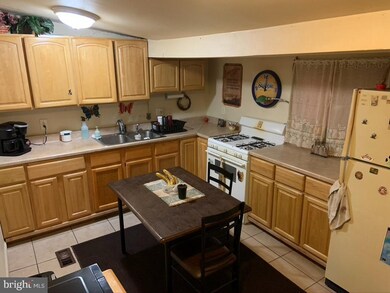 217 Warren St, Gloucester City, NJ 08030 - photo 2