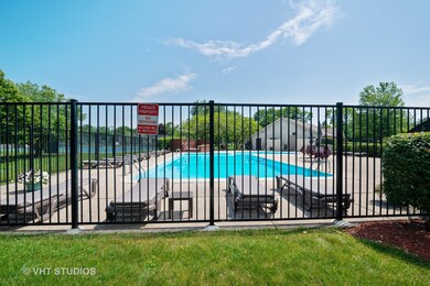 18600 Village West Dr unit 310, Hazel Crest, IL 60429 - photo 2