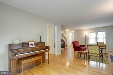 6033 Wilmington Dr, Burke, VA 22015 - photo 6