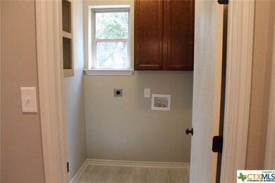 1008 Clyde St, San Marcos, TX 78666 - photo 7