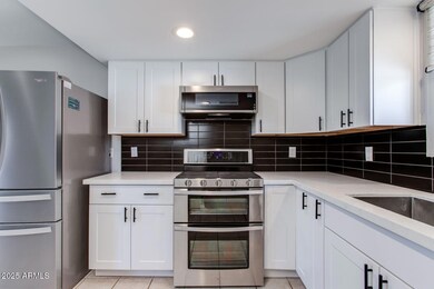 3702 E Laurel Ln, Phoenix, AZ 85028 - photo 3