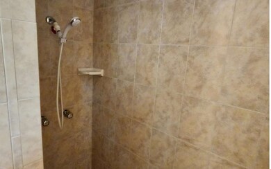 837 NW Palm Dr, Lake City, FL 32055 - photo 5