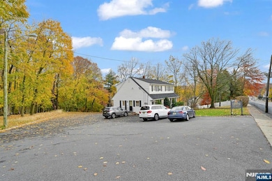 857 Pompton Ave, Cedar Grove, NJ 07009 - photo 5