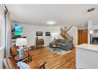 1021 SW 24th St, Troutdale, OR 97060 - photo 6