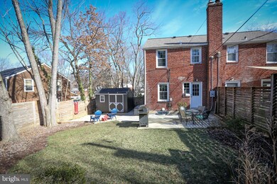 2725 Farnsworth Dr, Alexandria, VA 22303 - photo 3