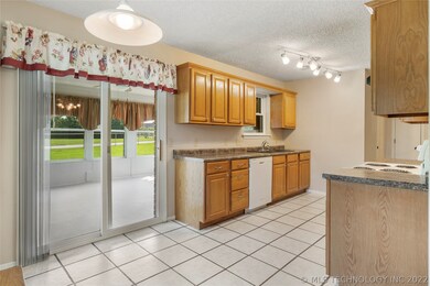 9325 S 259th East Ave, Broken Arrow, OK 74014 - photo 7