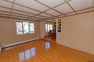 9 Swartson Ct, Albany, NY 12209 - photo 4