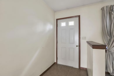 6004 Radekin Rd, Columbus, OH 43232 - photo 5