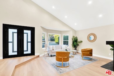 2615 Woodstock Ln, Burbank, CA 91504 - photo 3