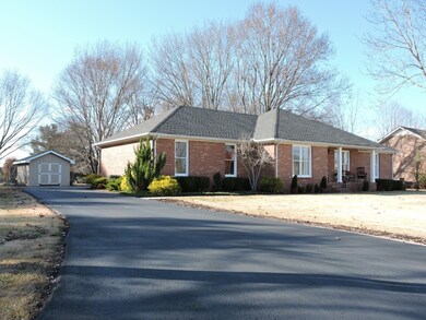 71 Greenbriar Cir, Manchester, TN 37355 - photo 2