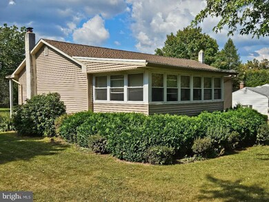 1038 S Keim St, Pottstown, PA 19465 - photo 2