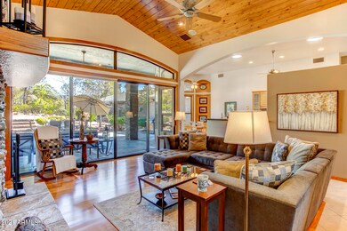 Living Room (4)