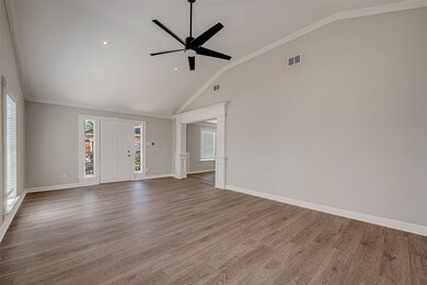 5831 Annunciation St, Houston, TX 77016 - photo 5