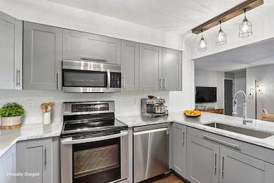 853 Quinlan Dr unit C, Pewaukee, WI 53072 - photo 5