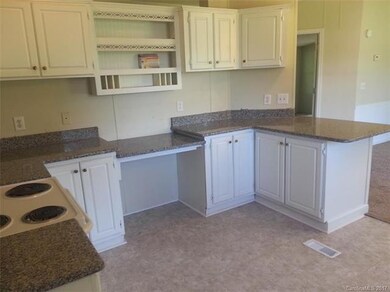 127 Camp Oak Rd, Statesville, NC 28677 - photo 5