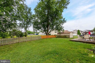 125 Robins Run E, Swedesboro, NJ 08085 - photo 3