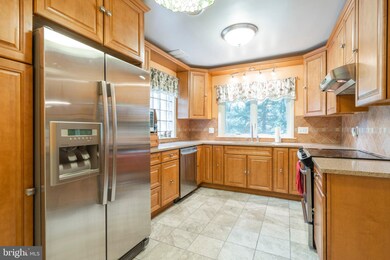 2479 Stinson Ln, Norristown, PA 19403 - photo 2