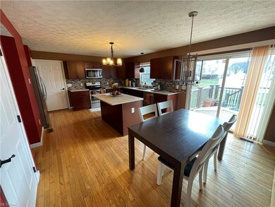 Open Kitchen to family room