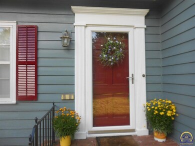 2913 SW 20th St, Topeka, KS 66604 - photo 3