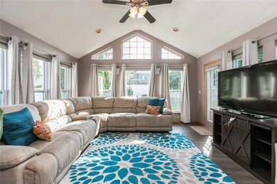 724 E Terrace Dr, Center Point, IA 52213 - photo 7