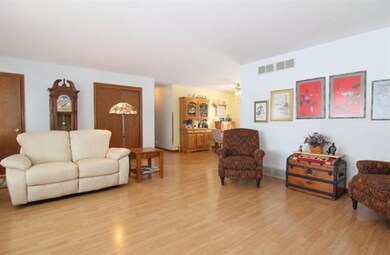 7111 Karl Ave, Belleville, WI 53508 - photo 5