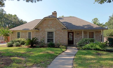 15723 Knoll Lake Dr, Houston, TX 77095 - photo 2