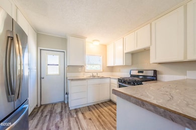 302 Kitchen 2
