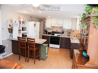 27 Redfern St, North Providence, RI 02911 - photo 5