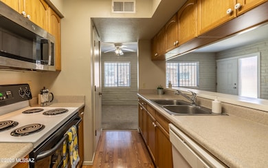 6656 E Calle la Paz unit C, Tucson, AZ 85715 - photo 3