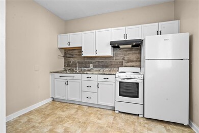 521 10th St NW, Cedar Rapids, IA 52405 - photo 5