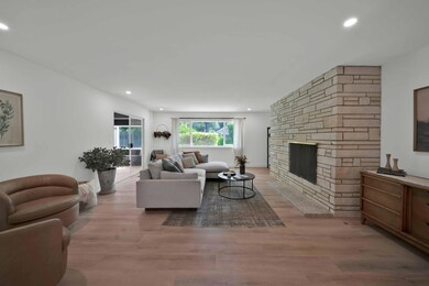 945 Hallmark Dr, Redding, CA 96001 - photo 4